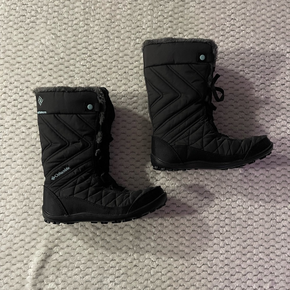 Columbia Black Quilted Snow Boots